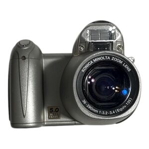 Konica Minolta 5.0 MP Silver Digital Camera